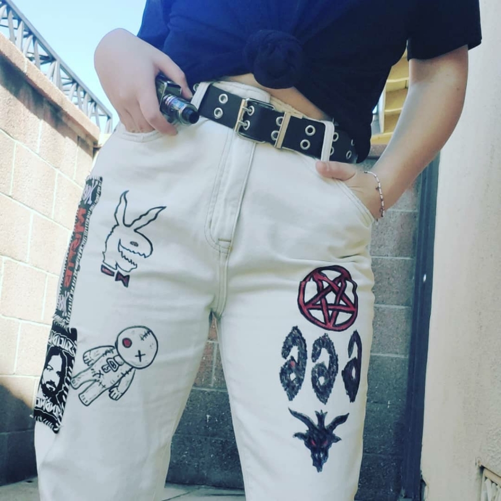 URBAN OUTFITTERS CUSTOMIZED PANTS!